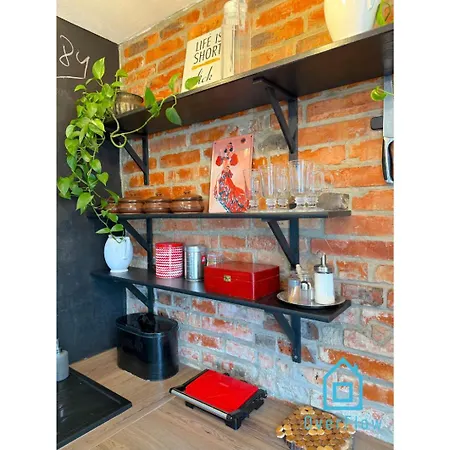 Polaroid - Charming Place, 15 Minutes To Old Town & Seaside Rum i privatbostad Gdańsk